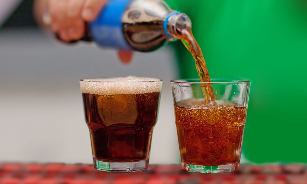 Bebidas Refrescantes: ¿Refrescan o Erosionan tus Dientes?