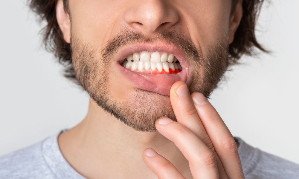 Consejos prácticos para aliviar la sensibilidad dental después de la ortodoncia<br />
