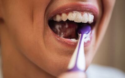 Por Qué las Encías Sangran al Cepillarse: Causas y Soluciones